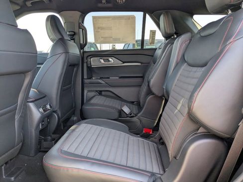 New 2026 Ford Explorer ST-Line w/ ST-Line Street Pack image 15