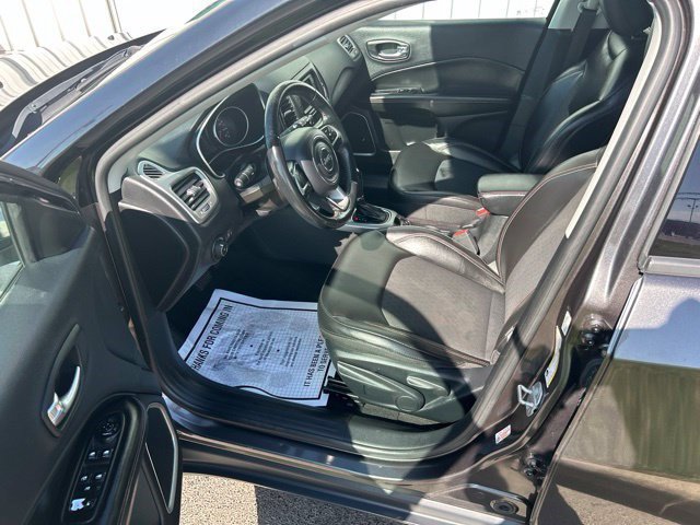 Used 2018 Jeep Compass Latitude FWD image 13