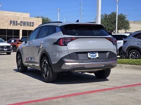 Certified 2026 Kia Sportage EX w/ EX Panorama Roof Package FWD image 6