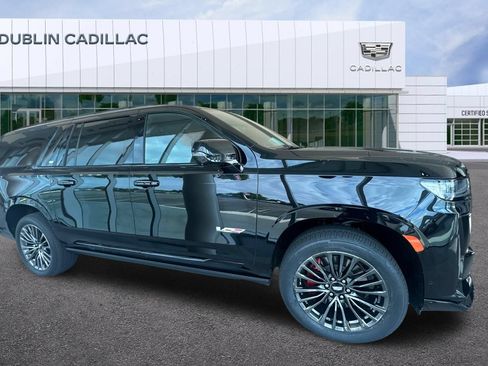 Certified 2024 Cadillac Escalade ESV V w/ LPO, ONYX Package AWD/4WD image 3