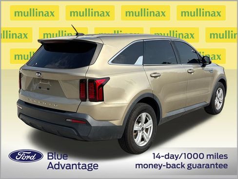 Used 2021 Kia Sorento LX FWD image 4