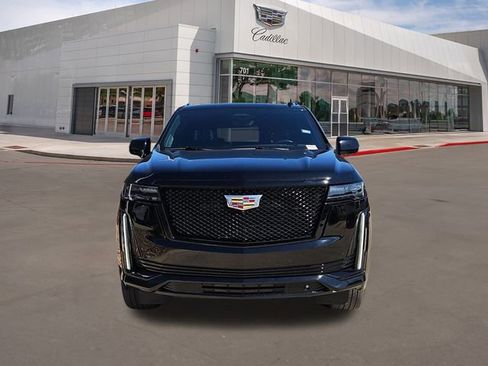 Certified 2024 Cadillac Escalade Sport Platinum image 2