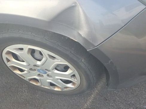 Used 2012 Ford Focus SE image 1