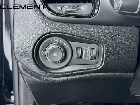 Used 2019 Jeep Renegade Altitude w/ Quick Order Package 2XM image 12