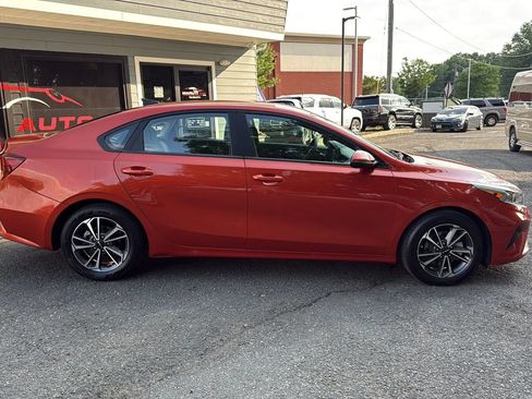 Used 2023 Kia Forte LXS w/ LXS Technology Package FWD image 4