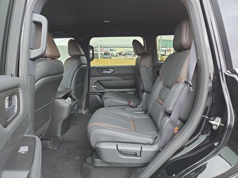 New 2026 Nissan Armada SL w/ Captain's Chari Seat Package image 16