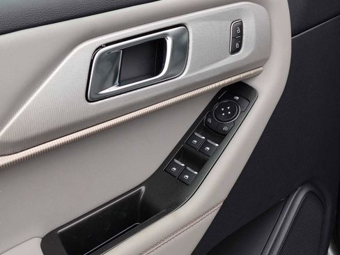 New 2026 Ford Explorer Active w/ Active Comfort Package image 20