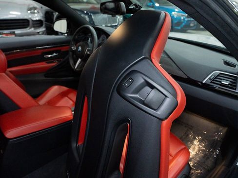 Used 2018 BMW M4 Coupe RWD image 35