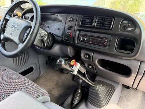 Used 2001 Dodge Ram 2500 Truck 4x4 Quad Cab image 2