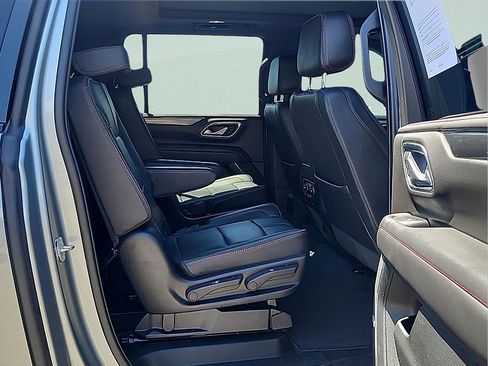 Used 2024 Chevrolet Suburban RST w/ Luxury Package AWD/4WD image 10