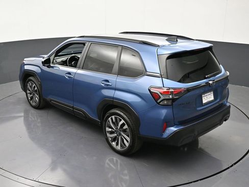 Used 2025 Subaru Forester Touring AWD/4WD image 18