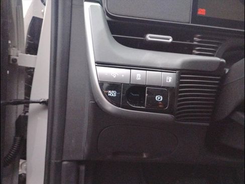 New 2026 Hyundai Ioniq 5 SE image 21