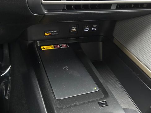 Certified 2026 Toyota Camry SE w/ Convenience Package FWD image 17