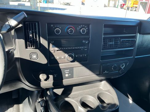 Used 2016 Chevrolet Express 3500 image 11