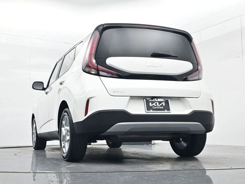 Certified 2025 Kia Soul LX w/ LX Technology Package FWD image 37