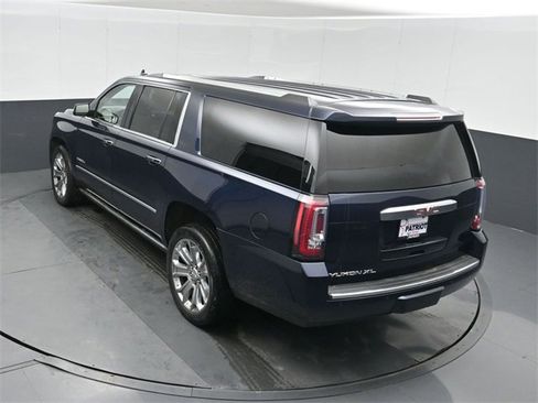 Used 2018 GMC Yukon XL Denali image 35
