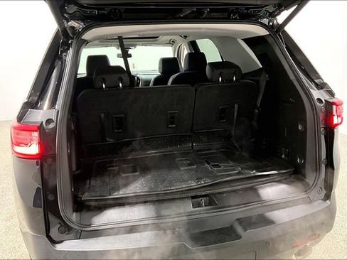 Used 2021 Chevrolet Traverse RS image 39