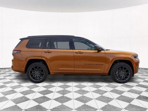 New 2026 Jeep Grand Cherokee L Summit AWD/4WD image 11