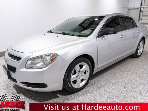 Used 2010 Chevrolet Malibu LS FWD image 2