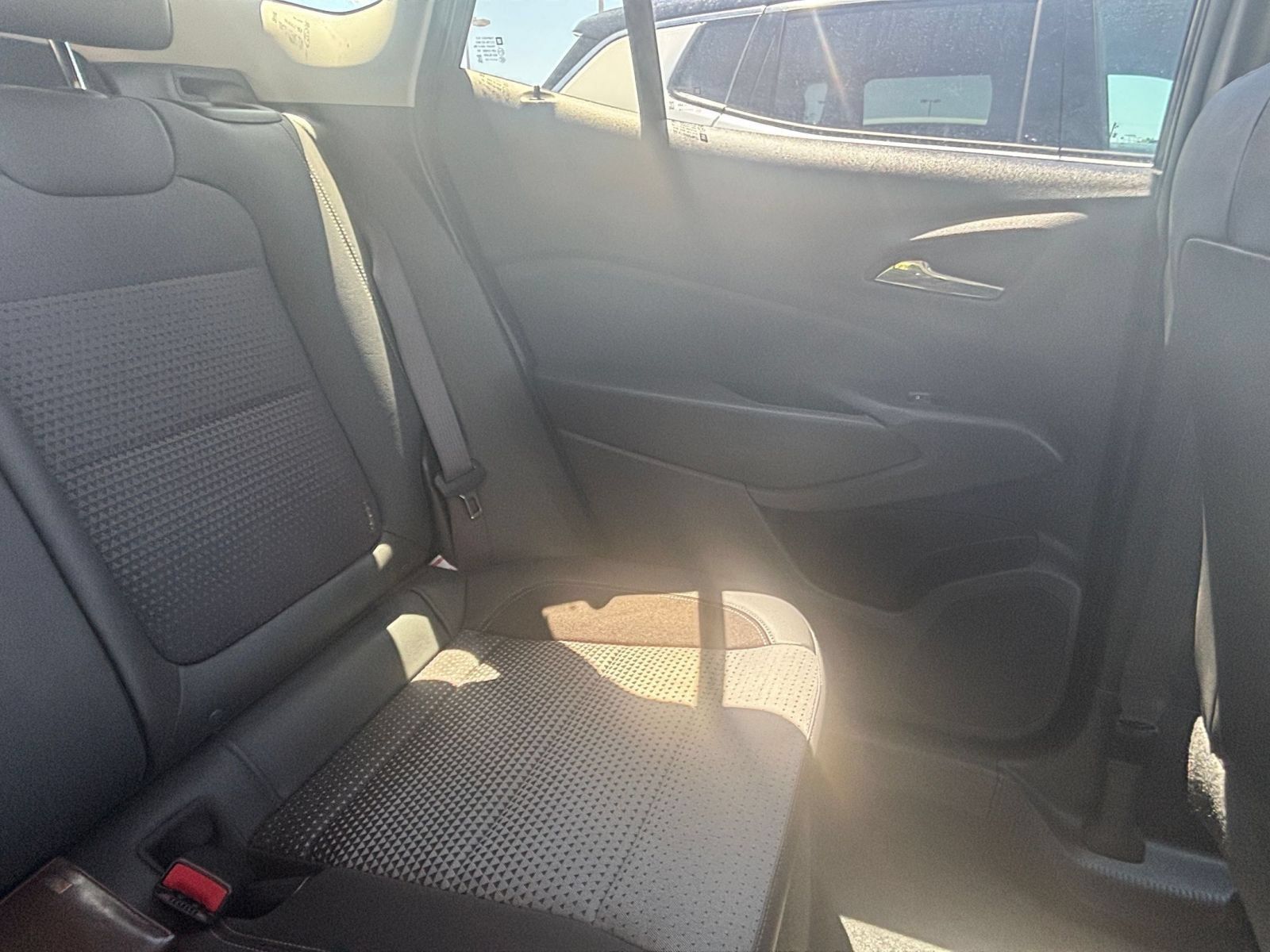 Used 2025 Chevrolet Trax LT FWD image 33