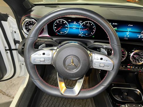 Used 2023 Mercedes-Benz CLA 250 4MATIC image 27