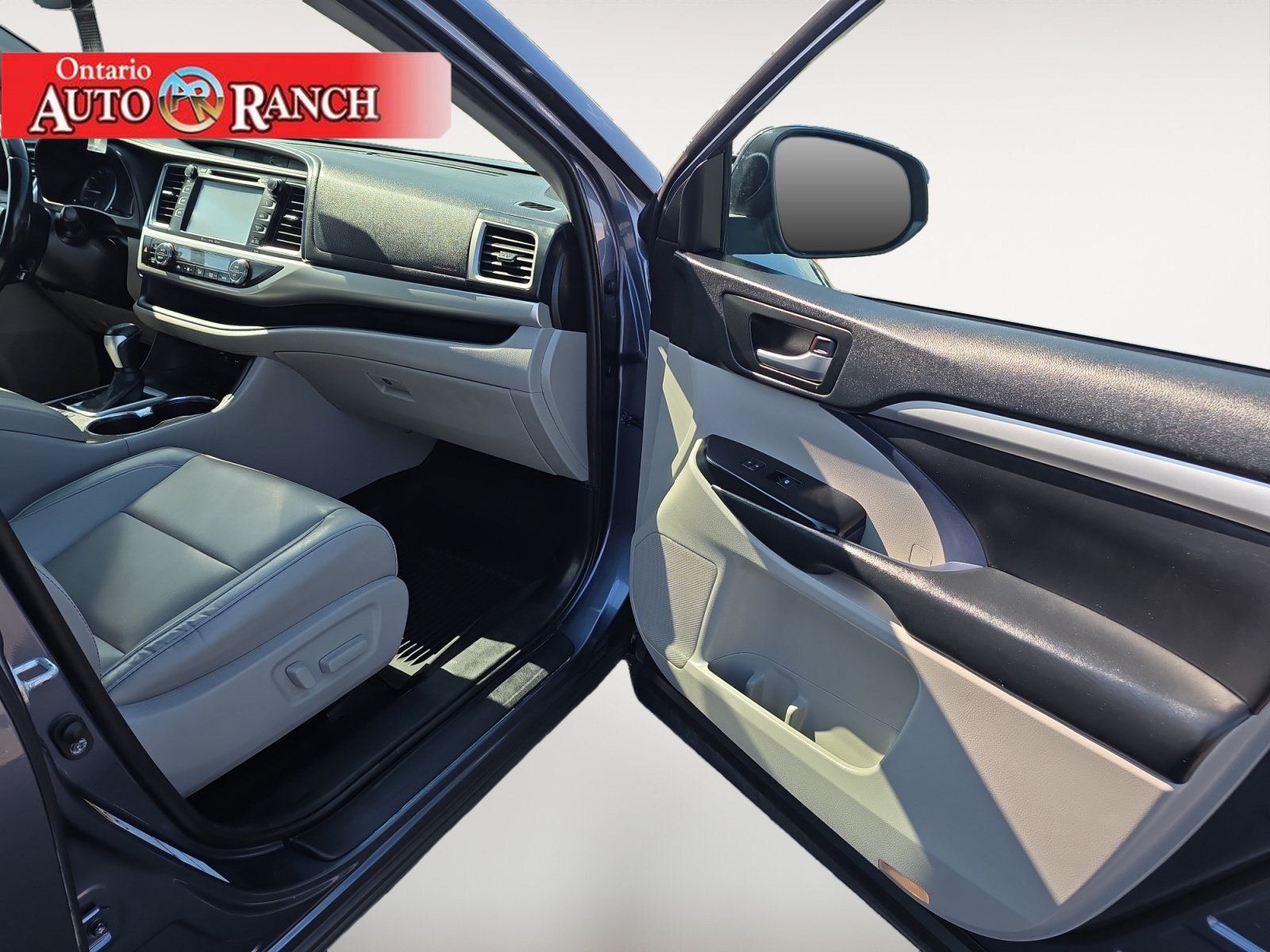 Used 2019 Toyota Highlander XLE AWD/4WD image 8