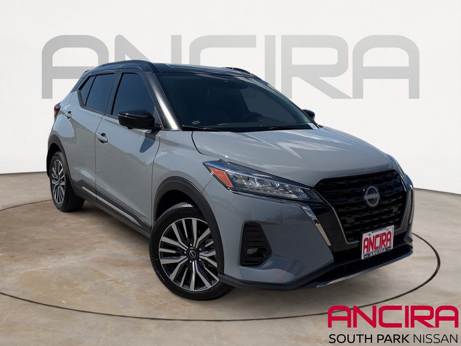 Used 2023 Nissan Kicks SR w/ SR Premium Package FWD image 1