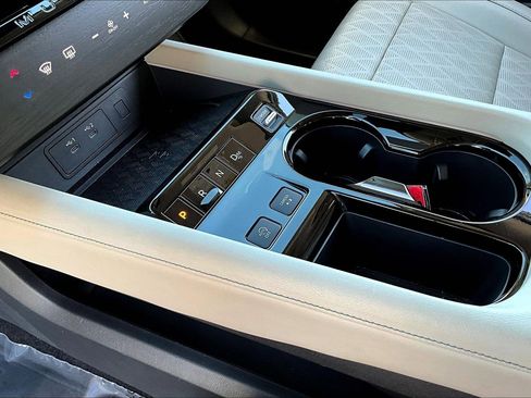 Used 2025 Nissan Murano Platinum w/ Cargo Package image 18