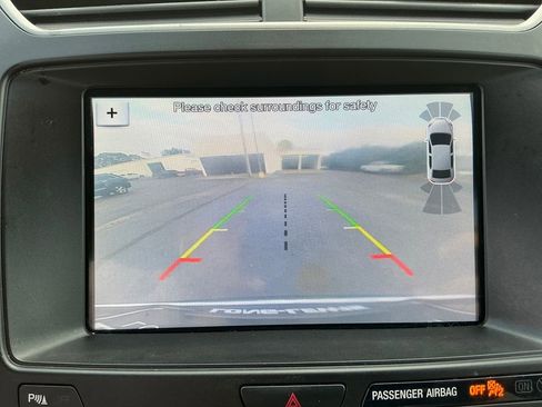 Used 2018 Ford Explorer XLT w/ Equipment Group 202A image 25