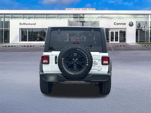 Used 2022 Jeep Wrangler Sport AWD/4WD image 6