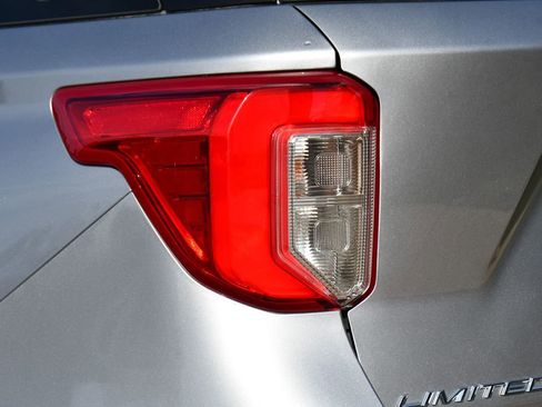 Used 2024 Ford Explorer Limited AWD/4WD image 41