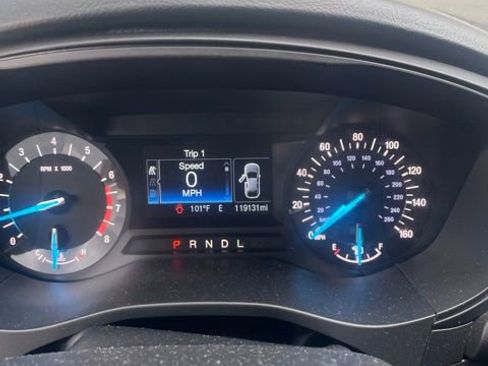 Used 2018 Ford Fusion SE FWD image 5