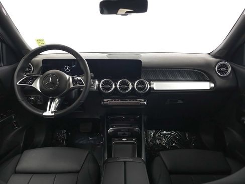 Certified 2026 Mercedes-Benz GLB 250 4MATIC image 23
