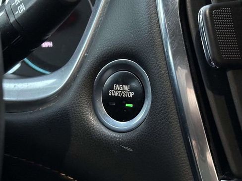 Used 2021 Chevrolet Traverse LT w/ LT Premium Package image 20