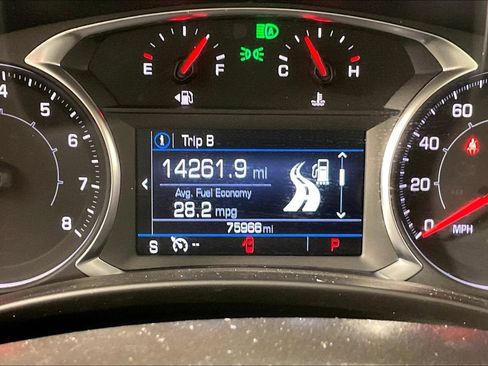 Used 2024 GMC Terrain SLE FWD image 8