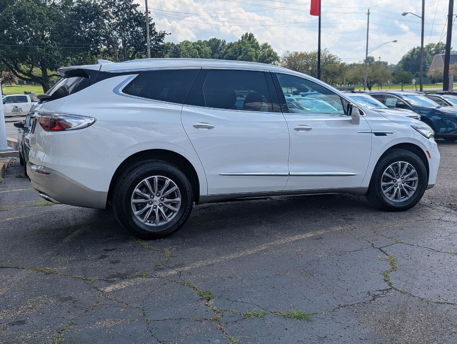 Used 2022 Buick Enclave Premium FWD image 14