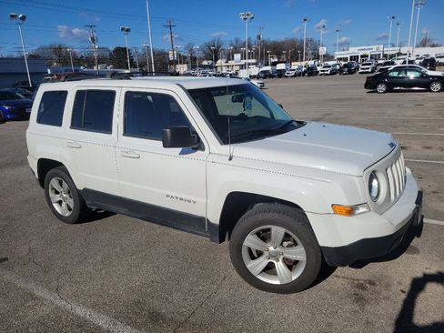 Used 2015 Jeep Patriot Latitude image 2