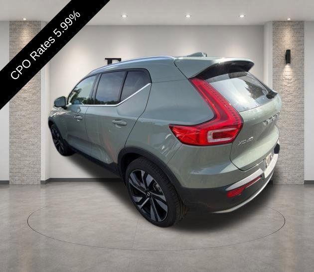 Used 2024 Volvo XC40 B5 Plus w/ Climate Package AWD/4WD image 4