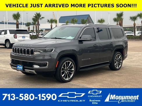 Used 2022 Jeep Wagoneer Series II w/ Premium Group I AWD/4WD image 1