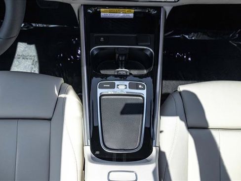 New 2026 Mercedes-Benz GLB 250 4MATIC image 19