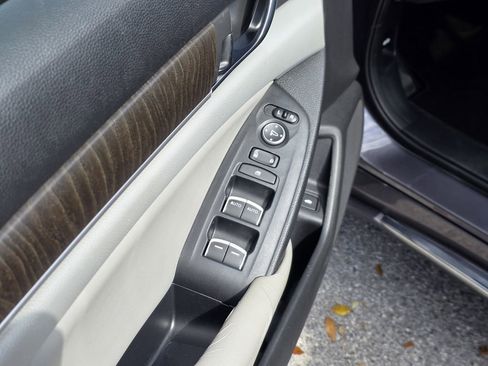 Used 2018 Honda Accord EX image 17