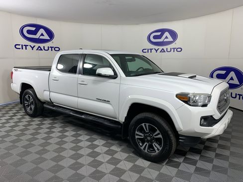 Used 2016 Toyota Tacoma TRD Sport RWD image 1