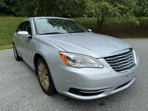 Used 2012 Chrysler 200 LX image 3