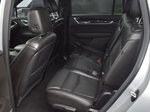 Used 2020 Cadillac XT6 Premium Luxury image 11