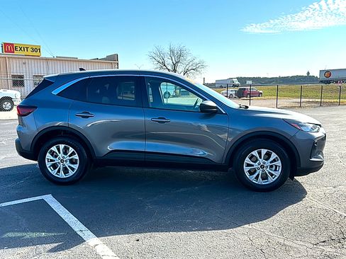 Used 2024 Ford Escape Active image 9