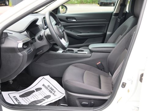 Used 2025 Nissan Altima 2.5 SV FWD image 22