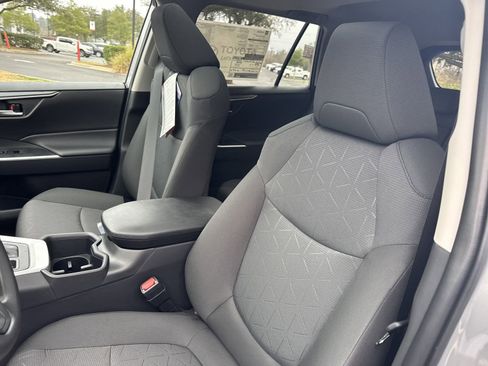 New 2025 Toyota RAV4 XLE w/ Convenience Package FWD image 14