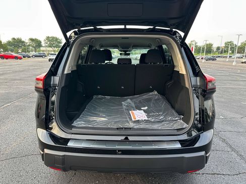 New 2026 Nissan Rogue SV w/ Cold Weather Package AWD/4WD image 14