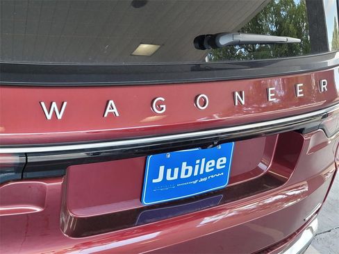 New 2024 Jeep Wagoneer Series III w/ Rear Seat Video Group 1 image 42