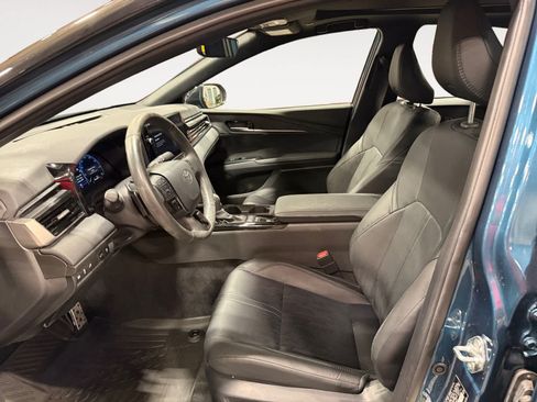Used 2025 Toyota Camry XSE FWD image 10